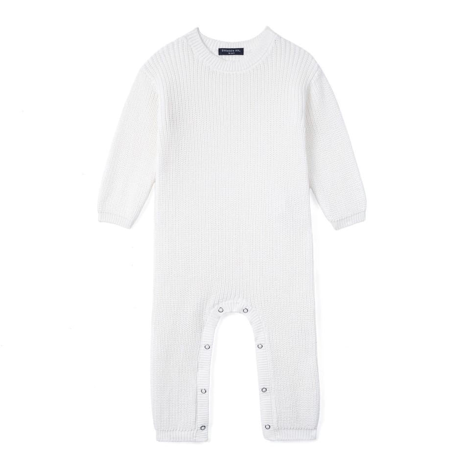 Mono enterizo de punto en color blanco — Heroz Kids Clothing